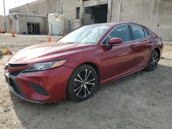 4T1B11HK1JU676867 2018 TOYOTA CAMRY - Image 1