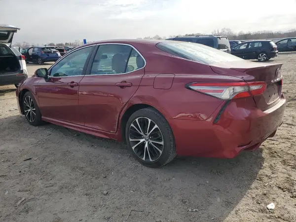 4T1B11HK1JU676867 2018 TOYOTA CAMRY - Image 2