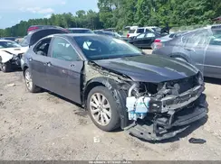 4T1B11HK1JU677825 2018 TOYOTA CAMRY