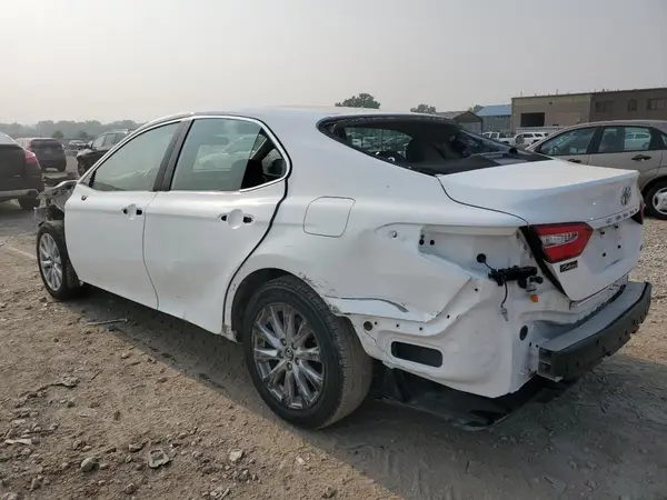 4T1B11HK1JU677887 2018 TOYOTA CAMRY - Image 2