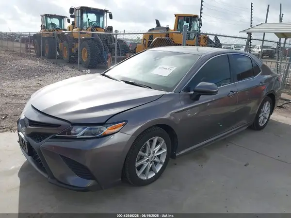 4T1B11HK1KU159862 2019 TOYOTA CAMRY - Image 2