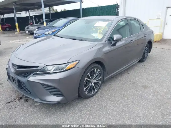 4T1B11HK1KU161840 2019 TOYOTA CAMRY - Image 2