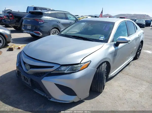 4T1B11HK1KU163085 2019 TOYOTA CAMRY - Image 2