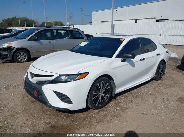4T1B11HK1KU164222 2019 TOYOTA CAMRY - Image 2
