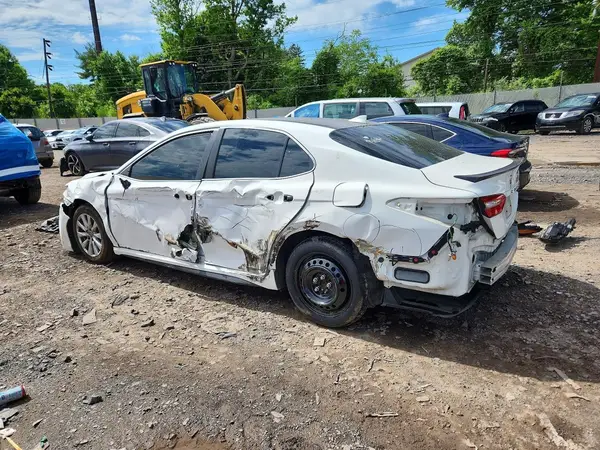 4T1B11HK1KU167590 2019 TOYOTA CAMRY - Image 2