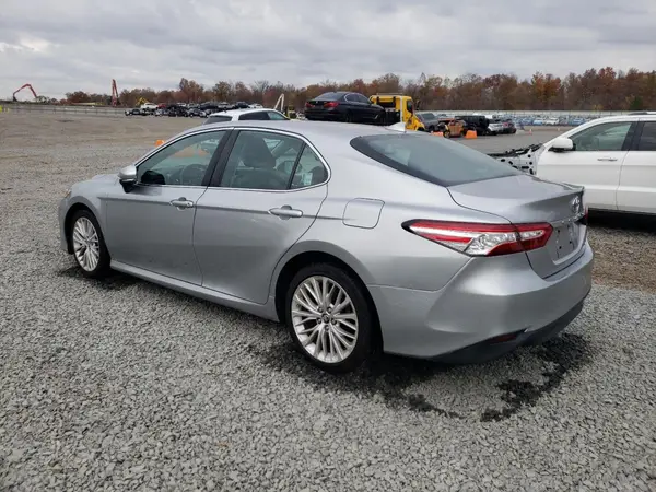 4T1B11HK1KU169064 2019 TOYOTA CAMRY - Image 2