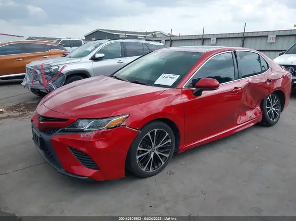 4T1B11HK1KU169467 2019 TOYOTA CAMRY - Image 2