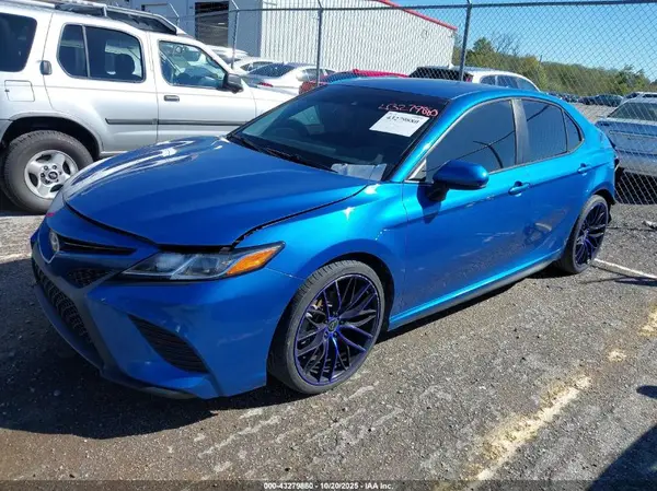 4T1B11HK1KU173602 2019 TOYOTA CAMRY - Image 2