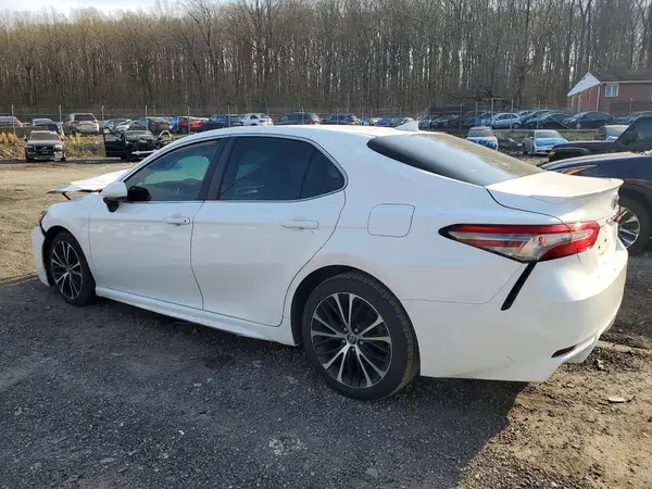4T1B11HK1KU174863 2019 TOYOTA CAMRY - Image 2