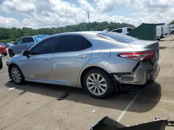 4T1B11HK1KU175236 2019 TOYOTA CAMRY - Image 2