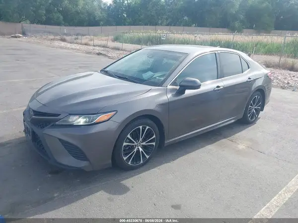 4T1B11HK1KU177424 2019 TOYOTA CAMRY - Image 2