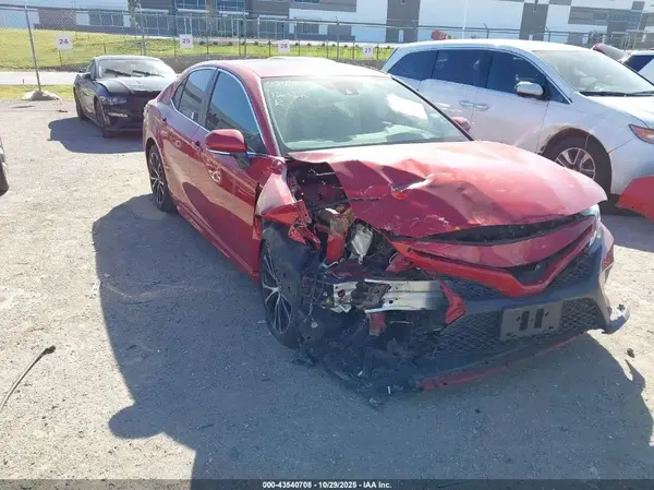4T1B11HK1KU178105 2019 TOYOTA CAMRY - Image 1