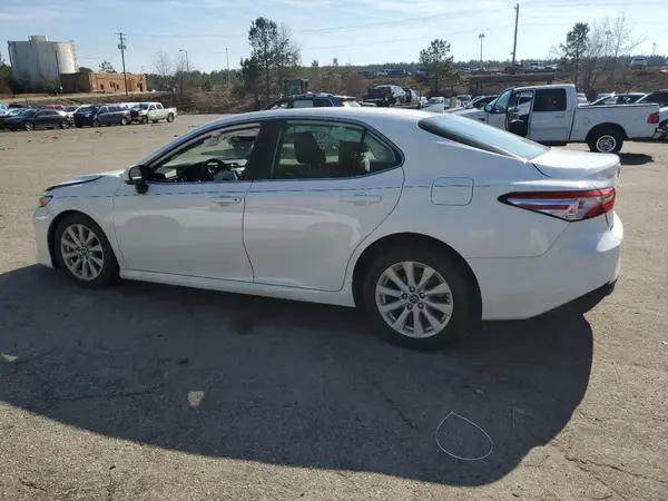 4T1B11HK1KU178749 2019 TOYOTA CAMRY - Image 2