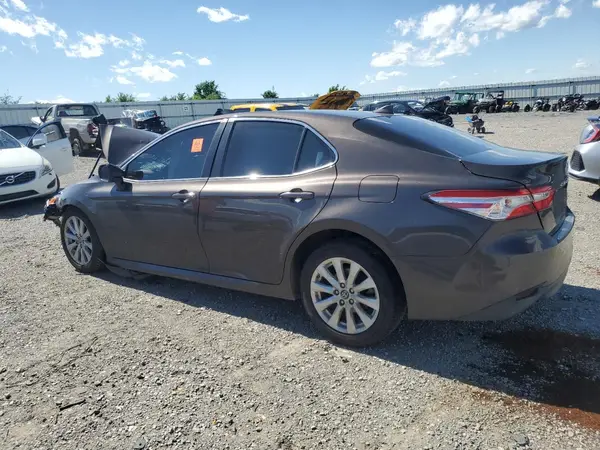 4T1B11HK1KU180176 2019 TOYOTA CAMRY - Image 2