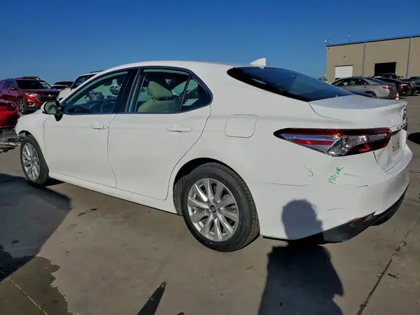 4T1B11HK1KU180288 2019 TOYOTA CAMRY - Image 2