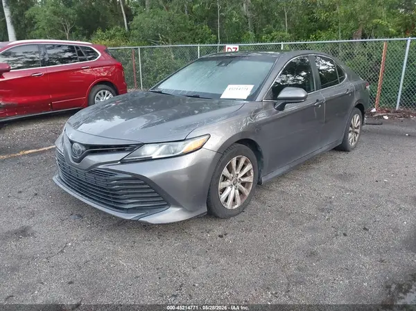 4T1B11HK1KU181103 2019 TOYOTA CAMRY - Image 2