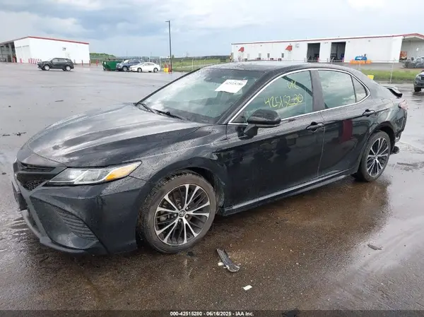 4T1B11HK1KU181635 2019 TOYOTA CAMRY - Image 2