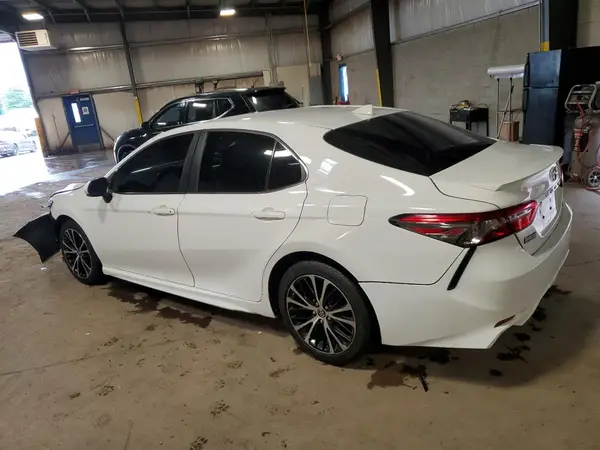 4T1B11HK1KU181960 2019 TOYOTA CAMRY - Image 2