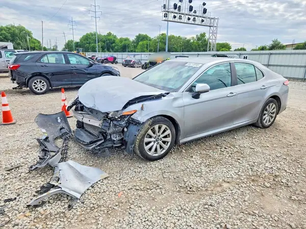 4T1B11HK1KU183045 2019 TOYOTA CAMRY - Image 1
