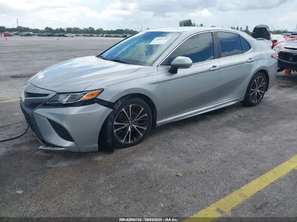 4T1B11HK1KU185040 2019 TOYOTA CAMRY - Image 2