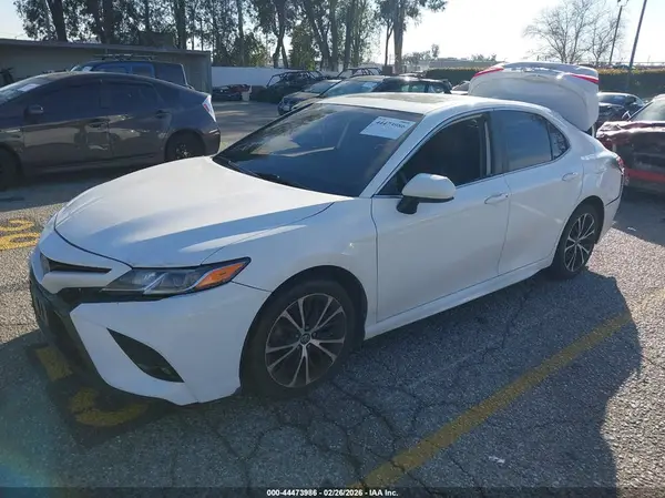 4T1B11HK1KU185118 2019 TOYOTA CAMRY - Image 2