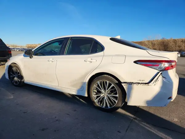 4T1B11HK1KU188438 2019 TOYOTA CAMRY - Image 2