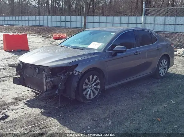 4T1B11HK1KU196748 2019 TOYOTA CAMRY - Image 2