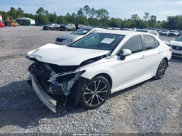 4T1B11HK1KU197320 2019 TOYOTA CAMRY - Image 2
