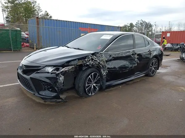 4T1B11HK1KU199052 2019 TOYOTA CAMRY - Image 2