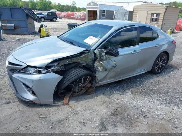 4T1B11HK1KU204024 2019 TOYOTA CAMRY - Image 2
