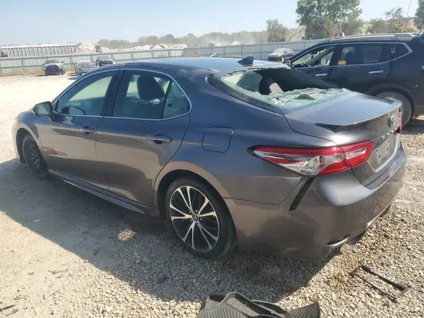 4T1B11HK1KU205173 2019 TOYOTA CAMRY - Image 2