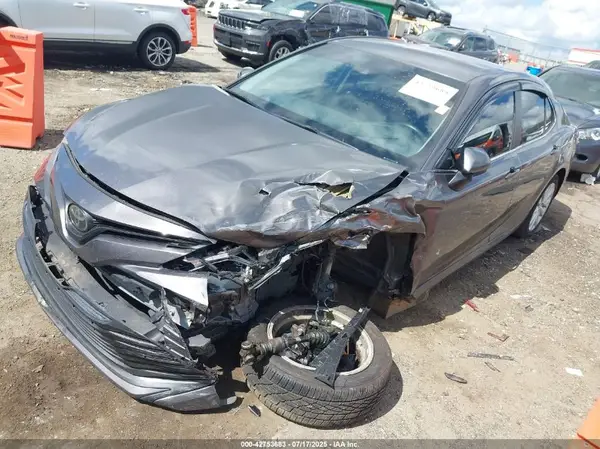 4T1B11HK1KU205657 2019 TOYOTA CAMRY - Image 2