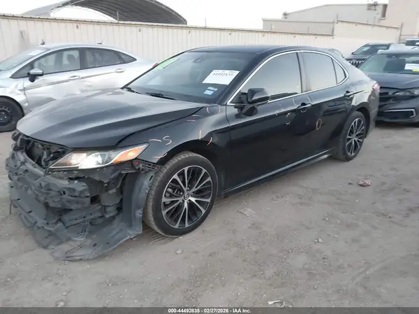 4T1B11HK1KU207523 2019 TOYOTA CAMRY - Image 2