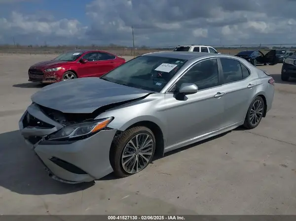 4T1B11HK1KU209661 2019 TOYOTA CAMRY - Image 2
