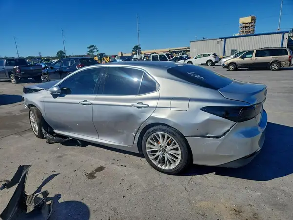 4T1B11HK1KU209689 2019 TOYOTA CAMRY - Image 2
