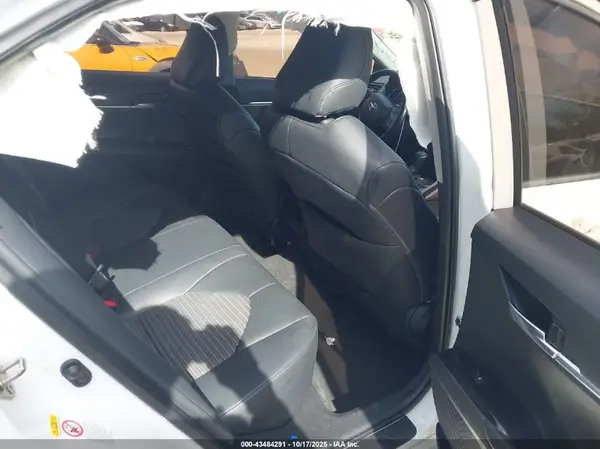 4T1B11HK1KU211300 2019 TOYOTA CAMRY - Image 8