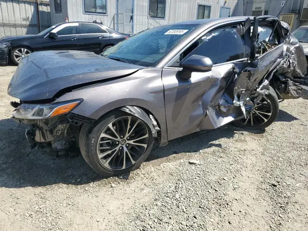 4T1B11HK1KU211586 2019 TOYOTA CAMRY - Image 1