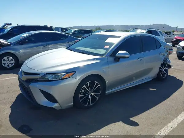 4T1B11HK1KU213788 2019 TOYOTA CAMRY - Image 2