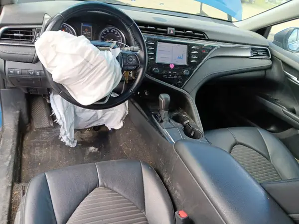 4T1B11HK1KU214973 2019 TOYOTA CAMRY - Image 8