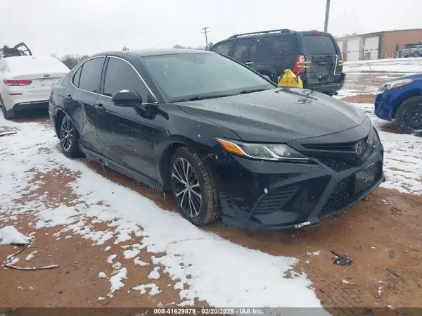 4T1B11HK1KU215220 2019 TOYOTA CAMRY - Image 1