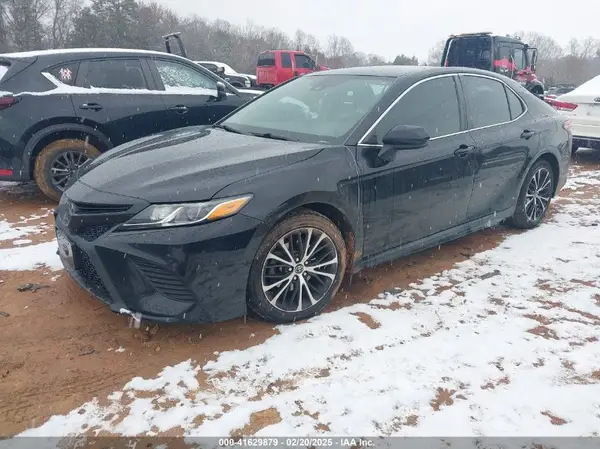 4T1B11HK1KU215220 2019 TOYOTA CAMRY - Image 2