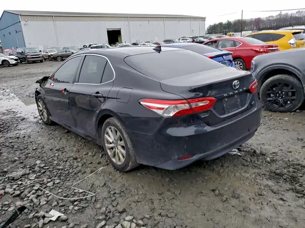 4T1B11HK1KU215668 2019 TOYOTA CAMRY - Image 2