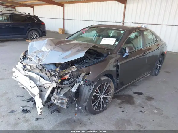 4T1B11HK1KU215685 2019 TOYOTA CAMRY - Image 2