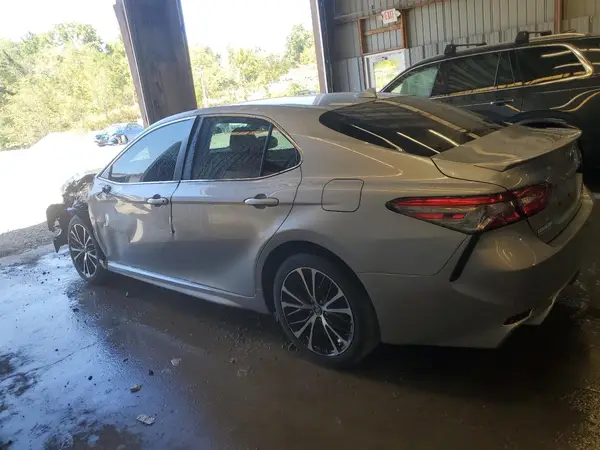 4T1B11HK1KU216240 2019 TOYOTA CAMRY - Image 2