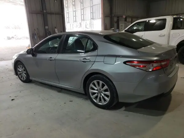 4T1B11HK1KU220594 2019 TOYOTA CAMRY - Image 2