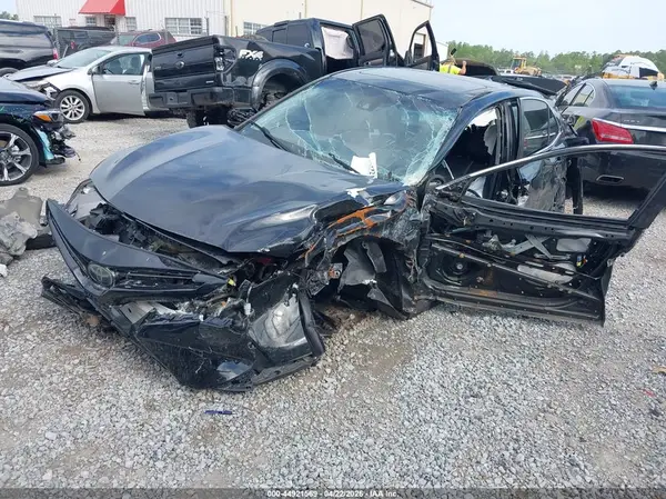 4T1B11HK1KU223172 2019 TOYOTA CAMRY - Image 2