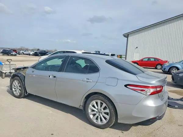 4T1B11HK1KU226332 2019 TOYOTA CAMRY - Image 2