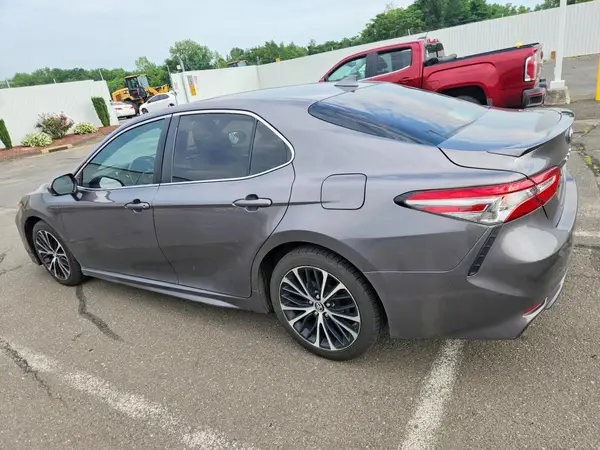 4T1B11HK1KU226413 2019 TOYOTA CAMRY - Image 2