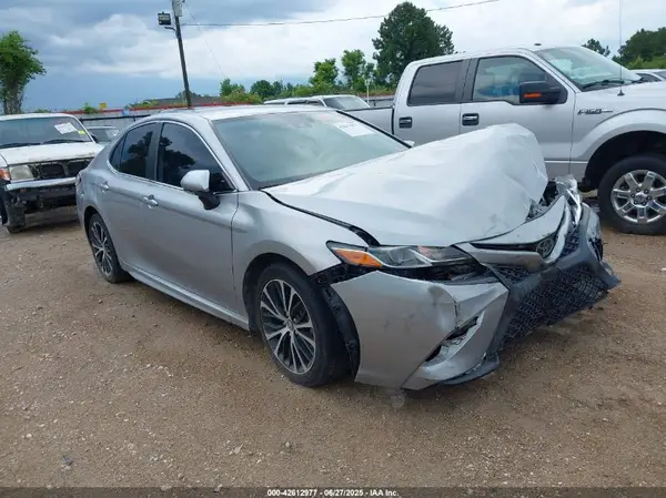 4T1B11HK1KU227125 2019 TOYOTA CAMRY - Image 1