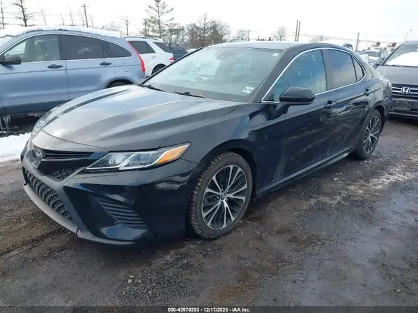 4T1B11HK1KU227397 2019 TOYOTA CAMRY - Image 2